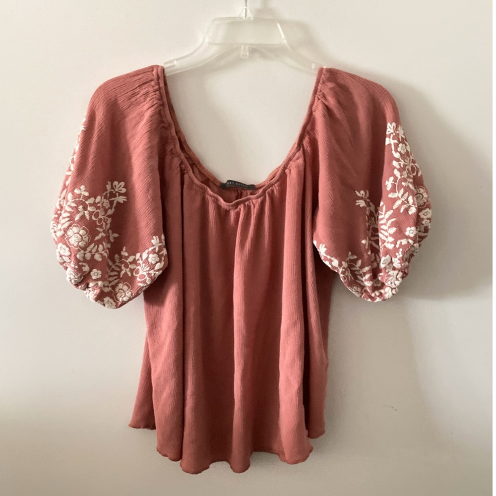 Off the shoulder pink flowly blouse
